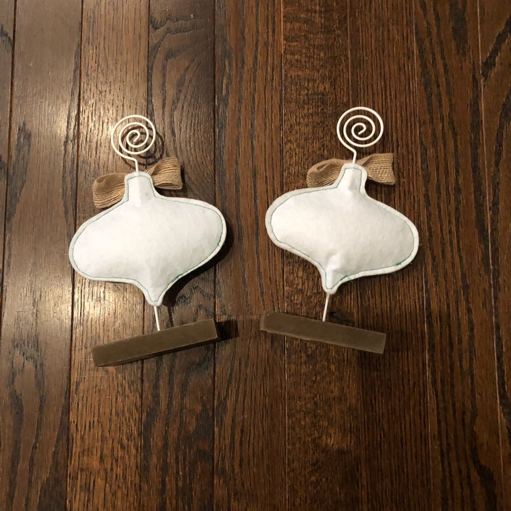 *NWT* Pier 1 Imports White Fabric w/Green Buttons & Burlap Ornaments Pic Holders - Picture 2 of 7
